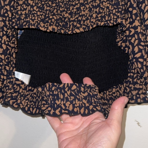 🌹NWT/BAEVELY BALLOON SLEEVE LEOPARD PRINT CROP TOP - Picture 4 of 5